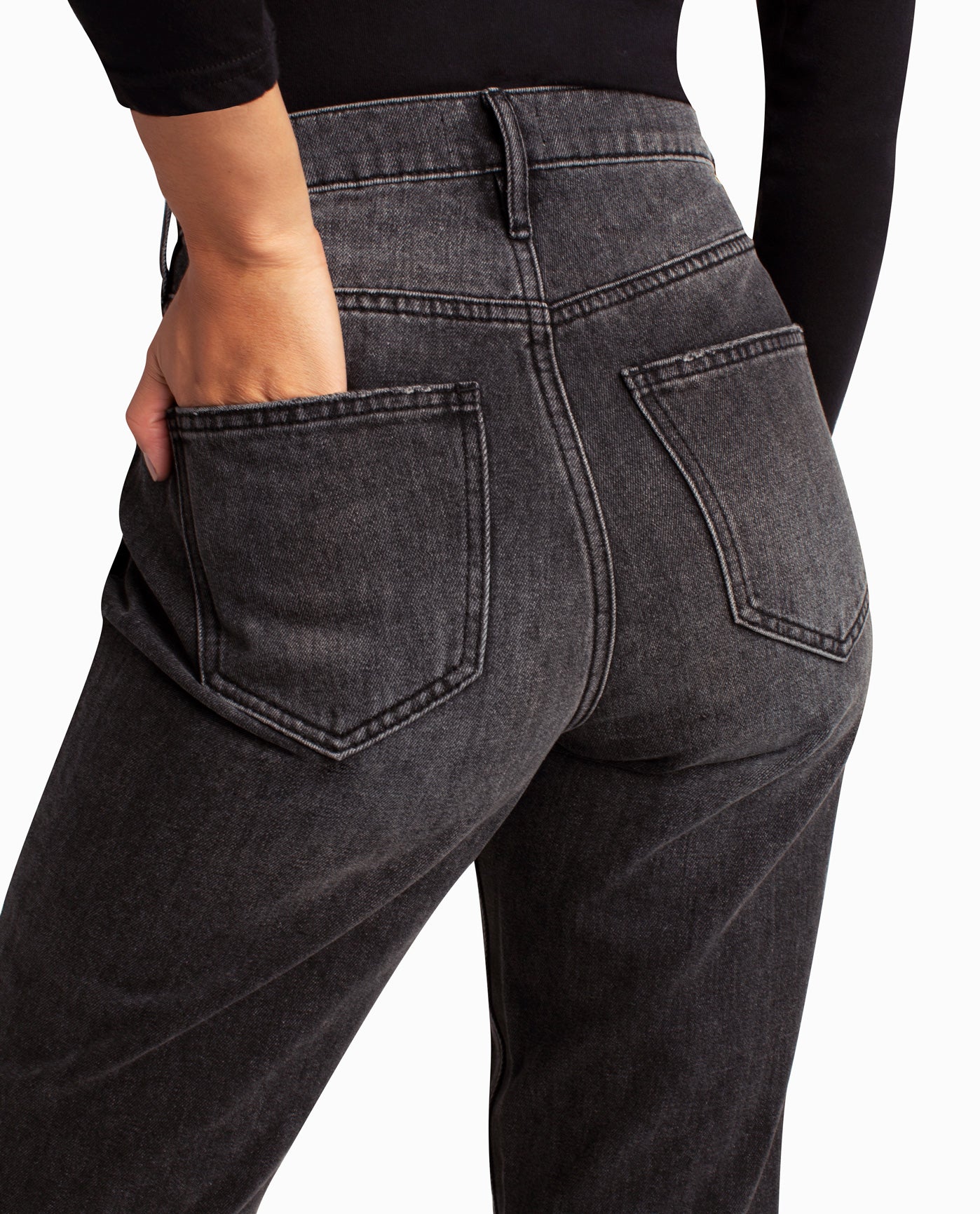 POCKET FEATURE OF HARLEM HIGH RISE TAPERED JEAN | Black