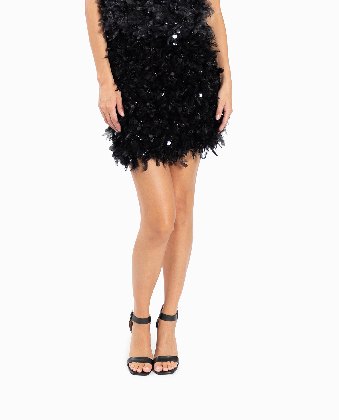 FRONT OF FEATHERED FLORAL MINI SKIRT | Black Feather