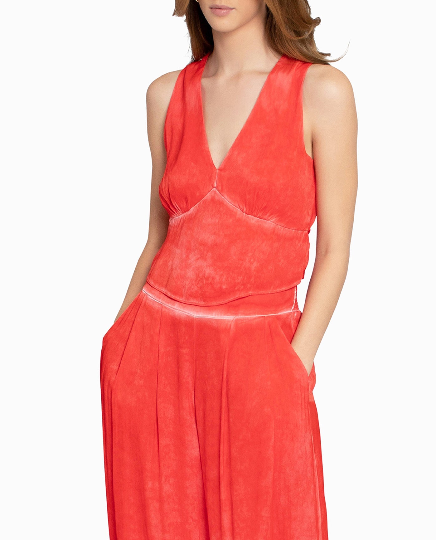 GARMENT DYED V-NECK TOP WITH MATCHING BOTTOMS | POPPY