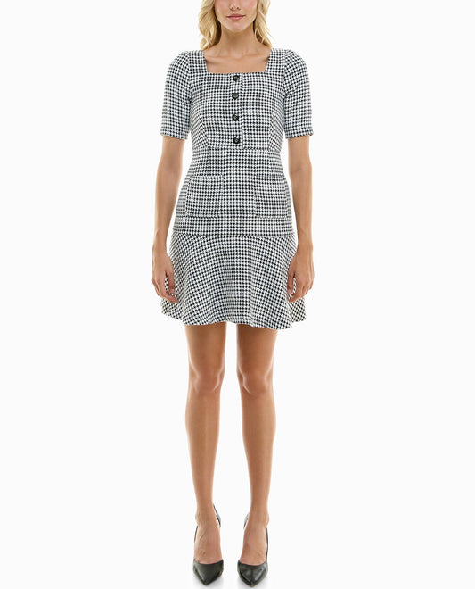 FRONT OF ELEANOR HOUNDSTOOTH SHORT SLEEVE FLOUNCE DRESS | Houndstooth Ivory and Black