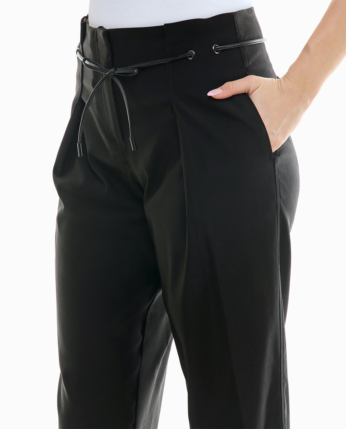 POCKET OF WILLOW STRETCH PLEAT FRONT BELTED PANT | Very Black