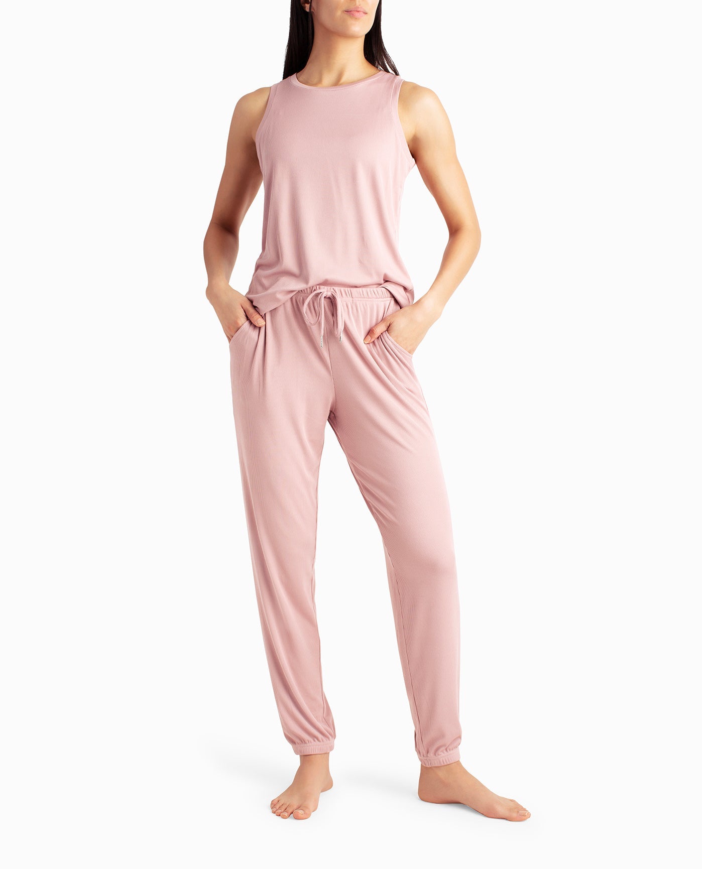 FRONT OF RIBBED HIGH NECK TANK AND GYM PANT TWO-PIECE SLEEPWEAR SET | Gemini